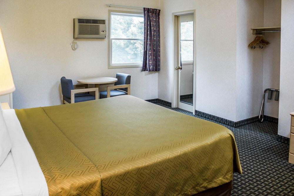 Mini-hôtel Rodeway - Near