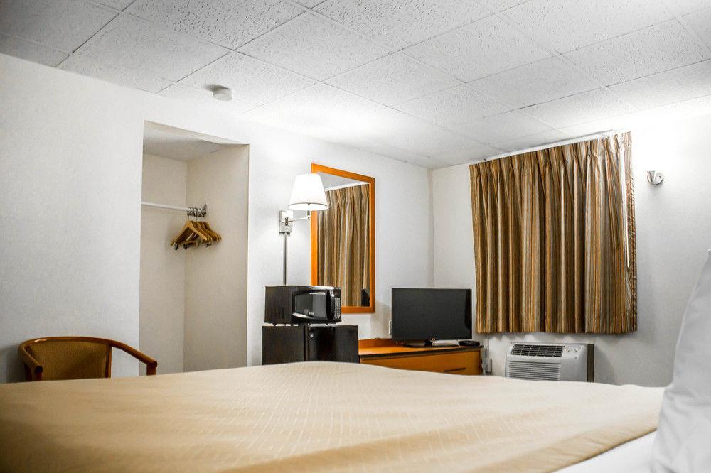 Mini-hôtel Rodeway - Near