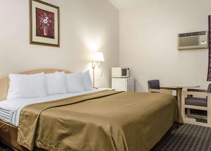 Rodeway Inn State College - Near University